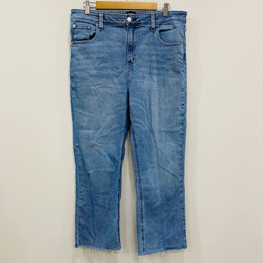 Urban Outfitters High Rise Straight Leg Jeans in Medium Blue